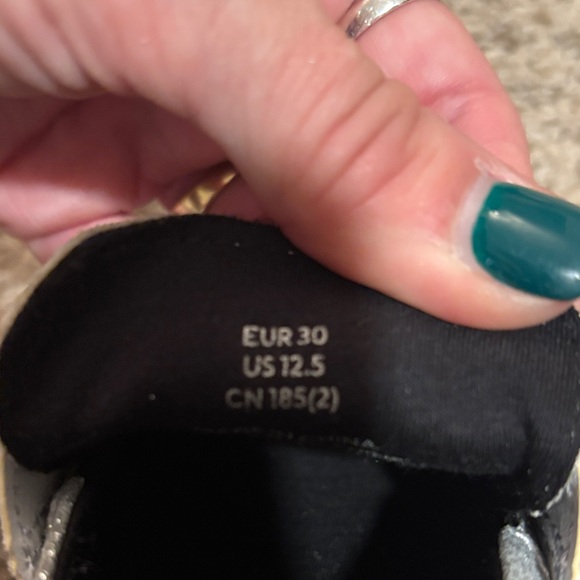 H&M Kids Silver Glitter Dress Shoes - Picture 4 of 4